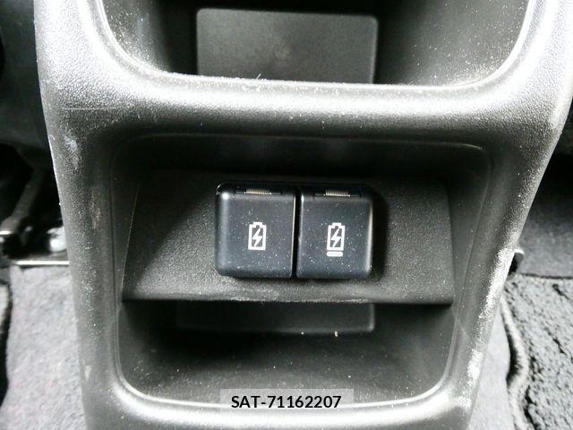 Suzuki Fronx 2025-09 8035716-19