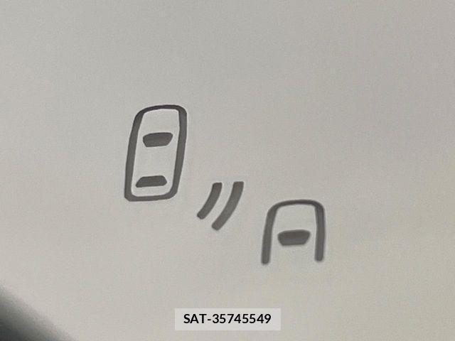 Suzuki Fronx 2024-11 8207650-4