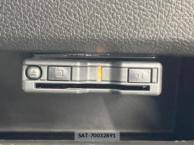 Suzuki Fronx 2024-10 8437722-5