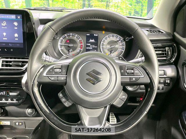 Suzuki Fronx 2025-07 8742377-12
