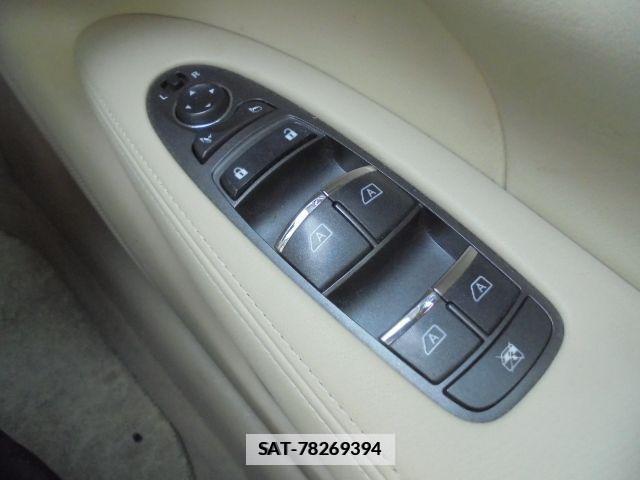 Nissan FUGA 2012-03 618379-15