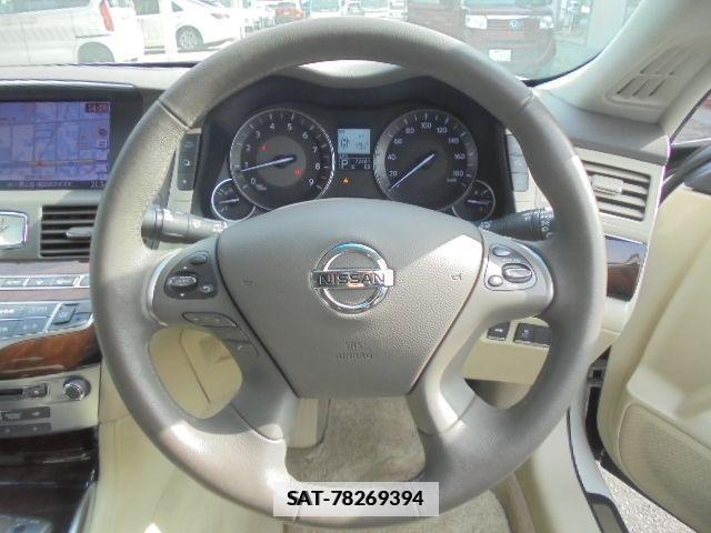 Nissan FUGA 2012-03 618379-1