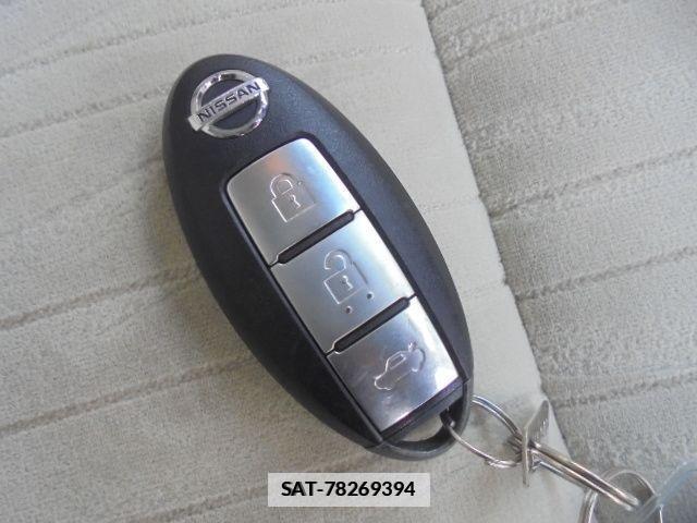 Nissan FUGA 2012-03 618379-27