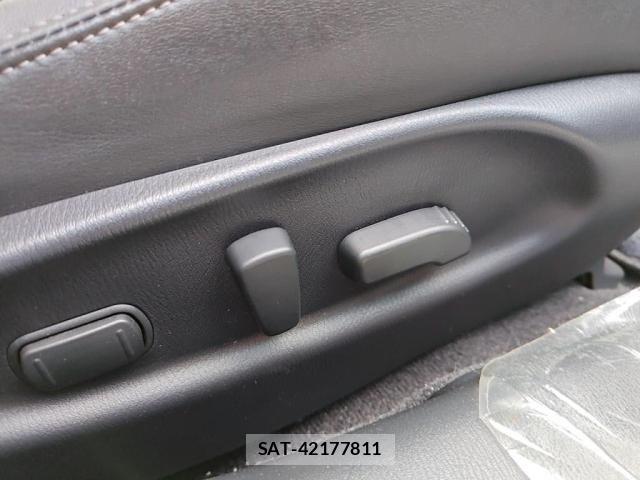 Nissan FUGA 2017-08 2099482-13