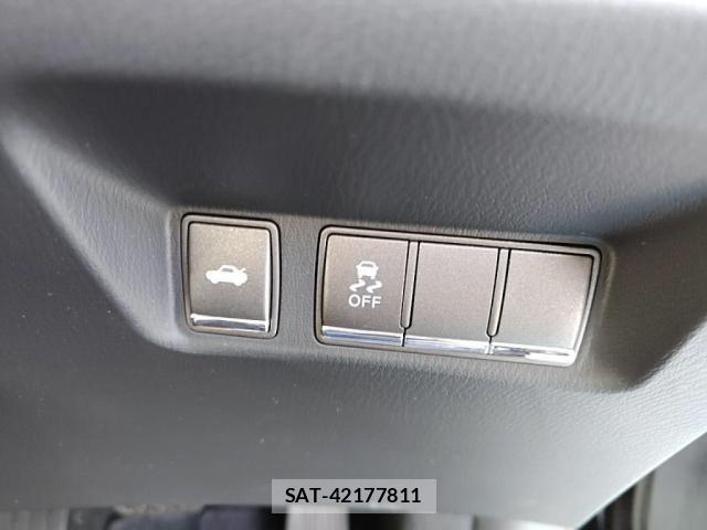 Nissan FUGA 2017-08 2099482-14