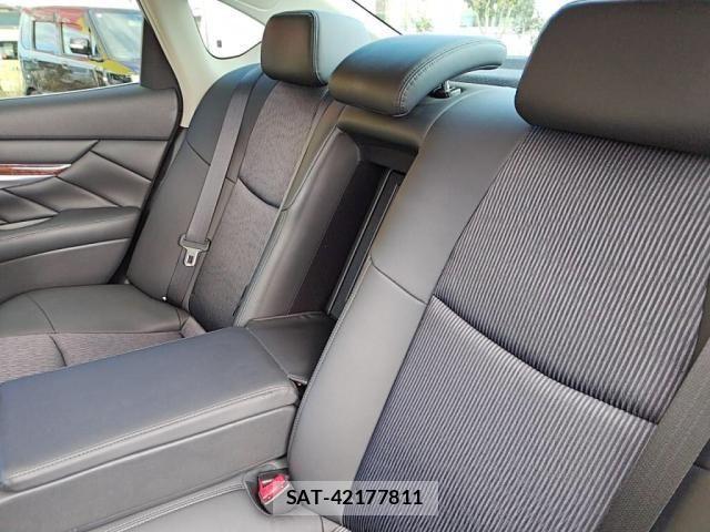 Nissan FUGA 2017-08 2099482-24