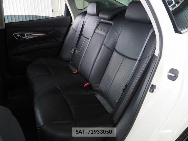 Nissan FUGA 2015-03 2319474-9