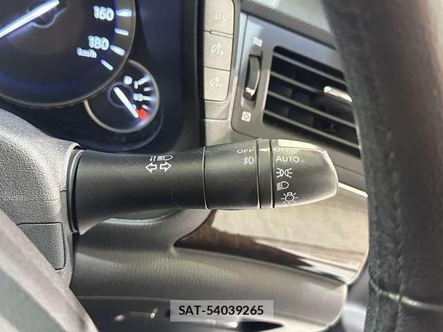 Nissan FUGA 2009-12 2727849-13