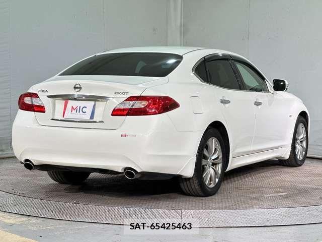 Nissan FUGA 2013-10 3065309-4