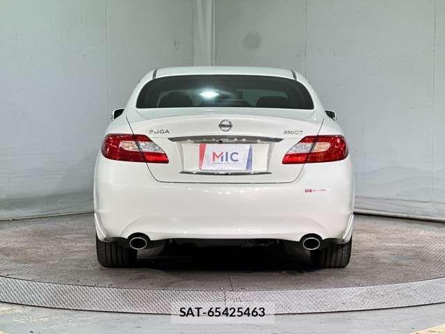 Nissan FUGA 2013-10 3065309-5