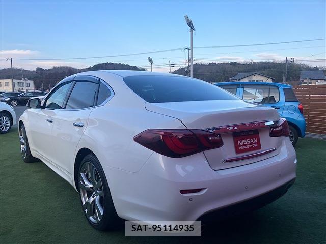 Nissan FUGA 2015-03 3832746-15