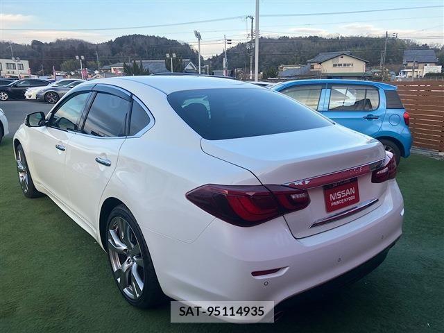 Nissan FUGA 2015-03 3832746-16