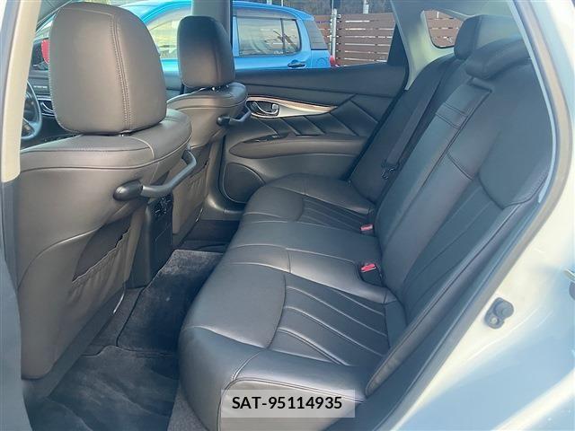 Nissan FUGA 2015-03 3832746-29