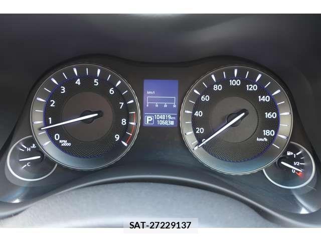 Nissan FUGA 2017-04 4592845-9