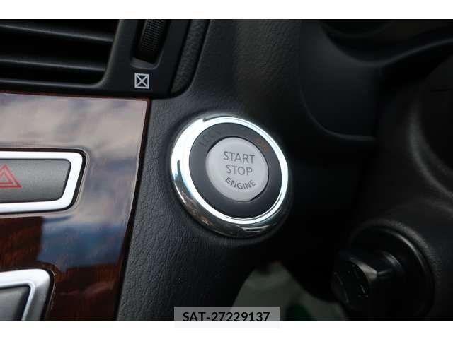 Nissan FUGA 2017-04 4592845-13