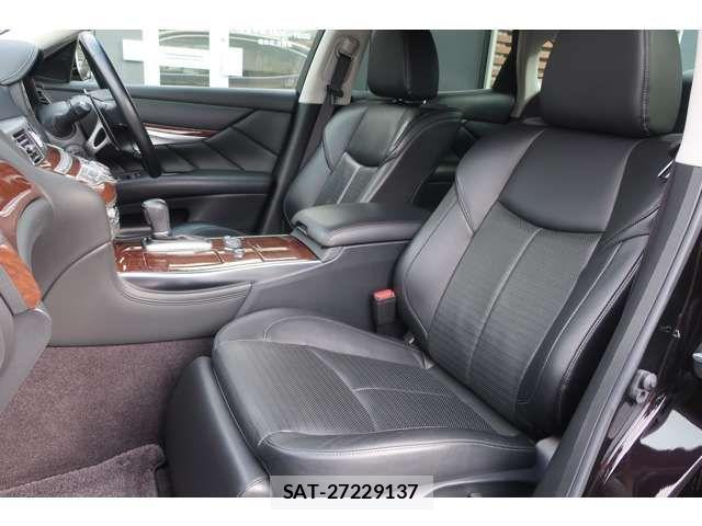 Nissan FUGA 2017-04 4592845-4