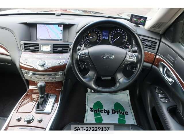 Nissan FUGA 2017-04 4592845-8