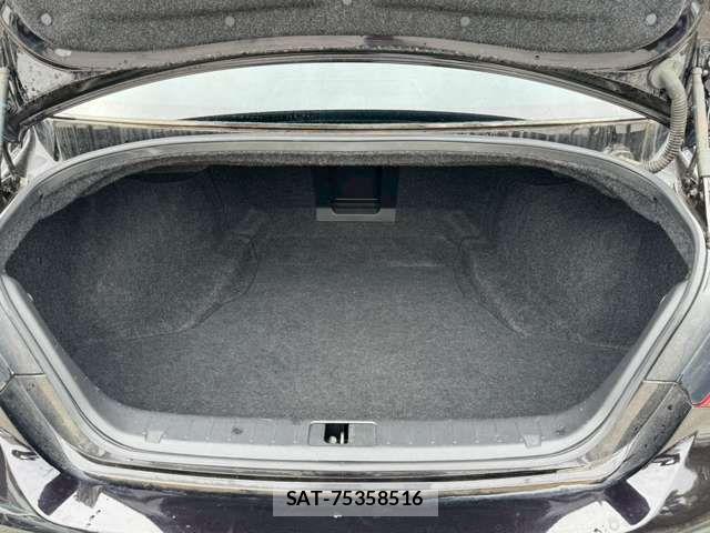 Nissan FUGA 2015-06 4943632-11