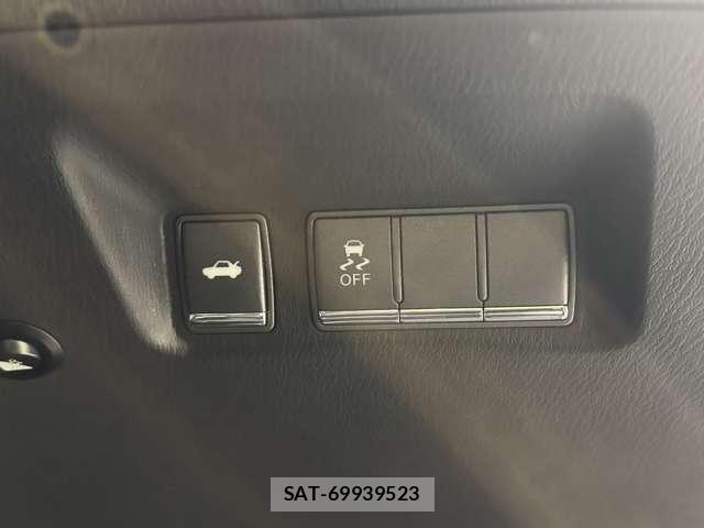 Nissan FUGA 2011-08 4943637-17