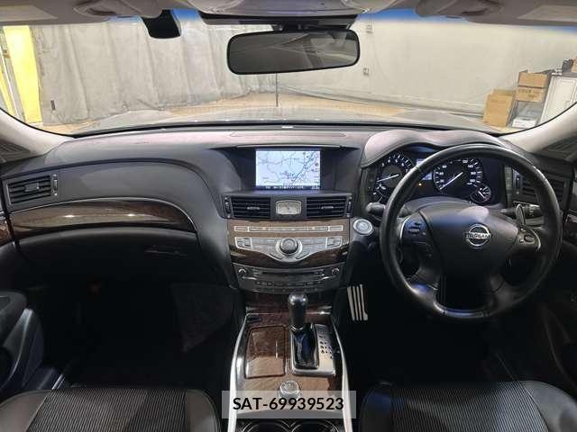 Nissan FUGA 2011-08 4943637-20