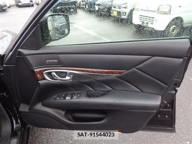 Nissan FUGA 2009-11 6244214-19