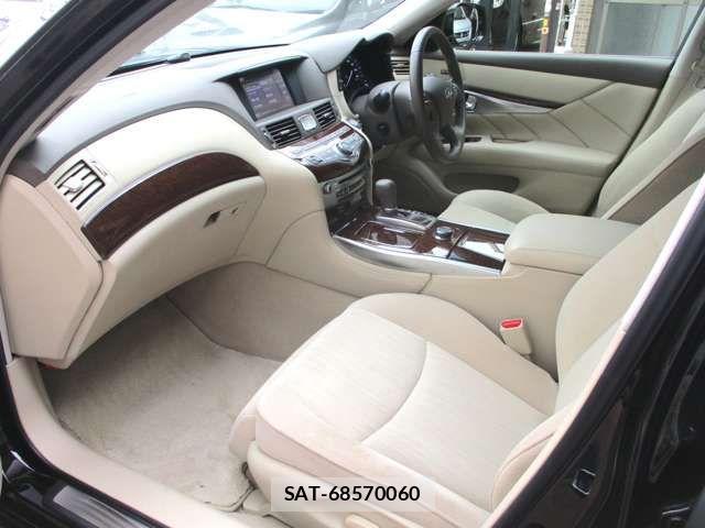 Nissan FUGA 2015-07 6612046-10