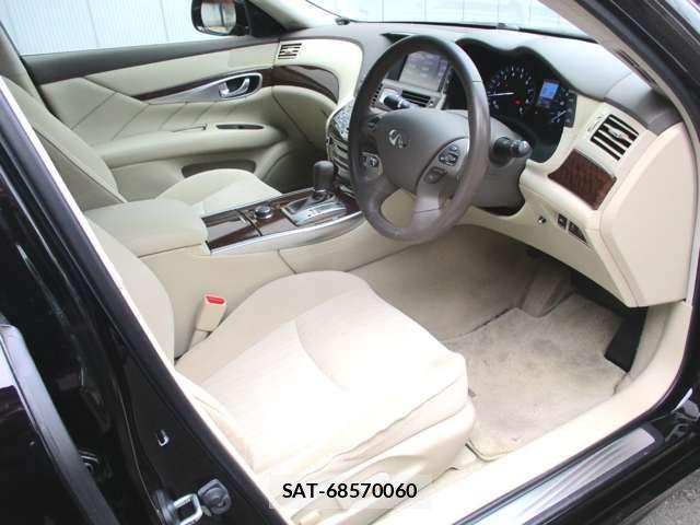 Nissan FUGA 2015-07 6612046-11