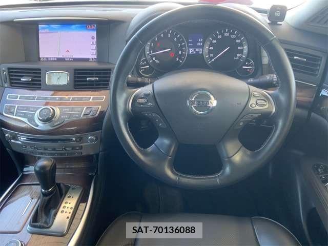 Nissan FUGA 2014-07 6905726-10