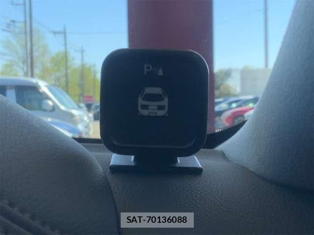 Nissan FUGA 2014-07 6905726-15