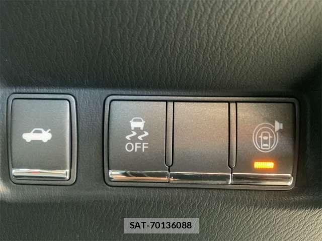 Nissan FUGA 2014-07 6905726-19