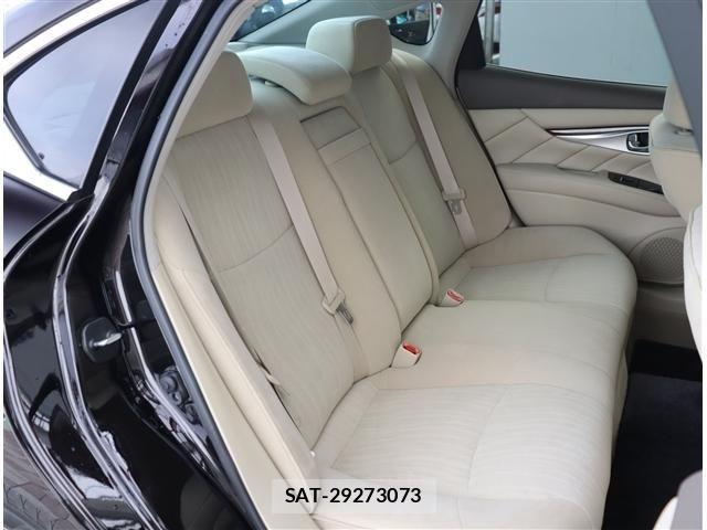 Nissan FUGA 2017-05 6993816-16