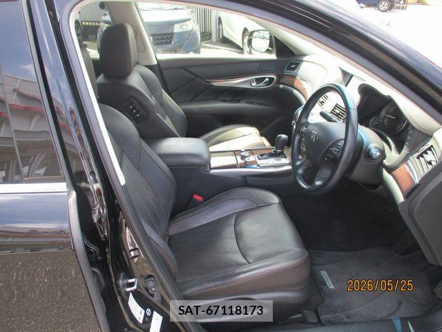 Nissan FUGA 2017-08 7058684-9