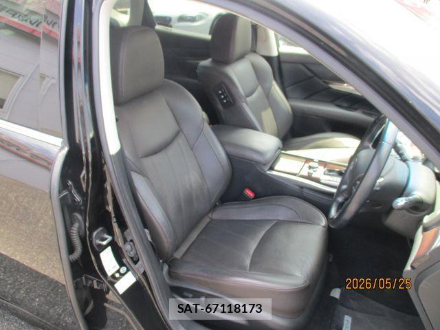 Nissan FUGA 2017-08 7058684-10