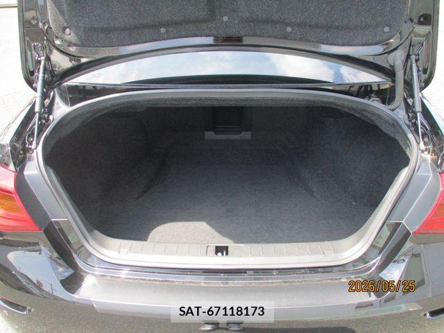 Nissan FUGA 2017-08 7058684-17
