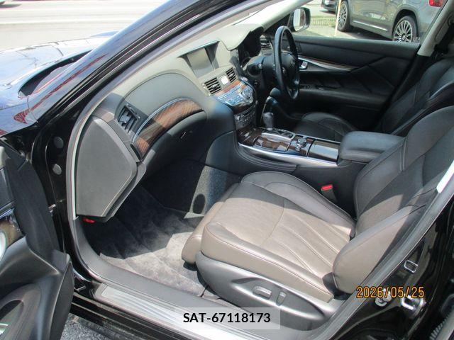 Nissan FUGA 2017-08 7058684-21