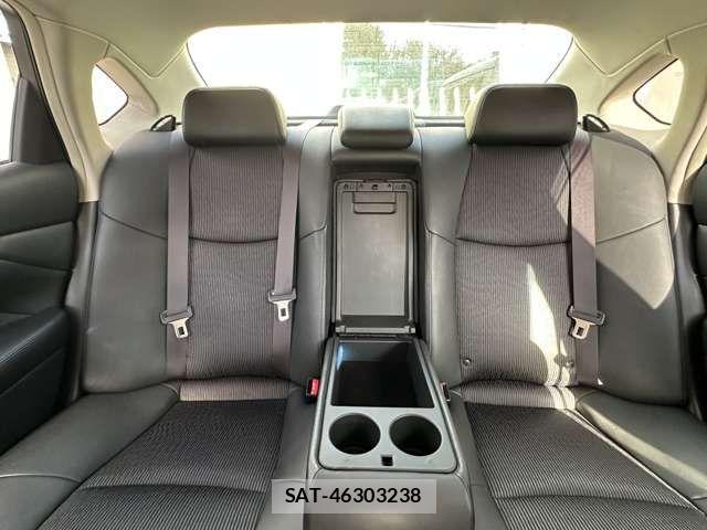 Nissan FUGA 2010-05 7218990-17