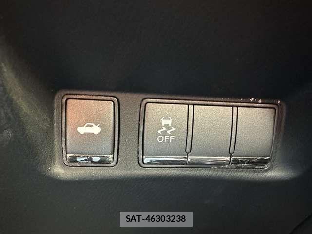 Nissan FUGA 2010-05 7218990-7