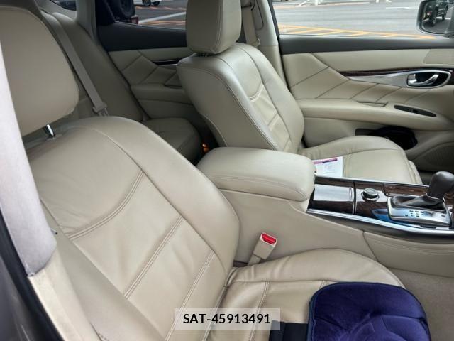 Nissan FUGA 2010-05 7218988-10