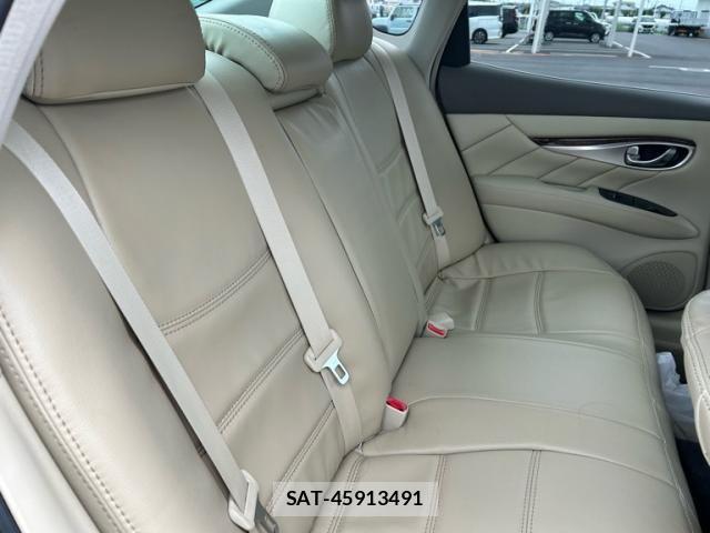 Nissan FUGA 2010-05 7218988-14