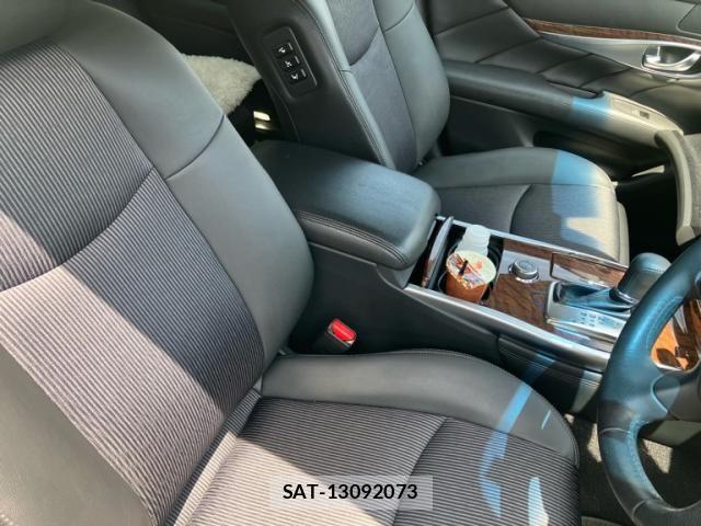 Nissan FUGA 2019-01 7218998-10