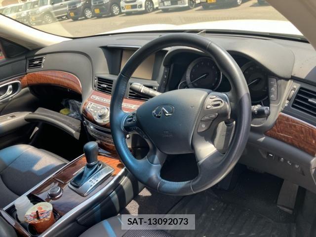 Nissan FUGA 2019-01 7218998-12