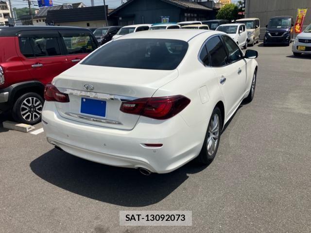 Nissan FUGA 2019-01 7218998-2