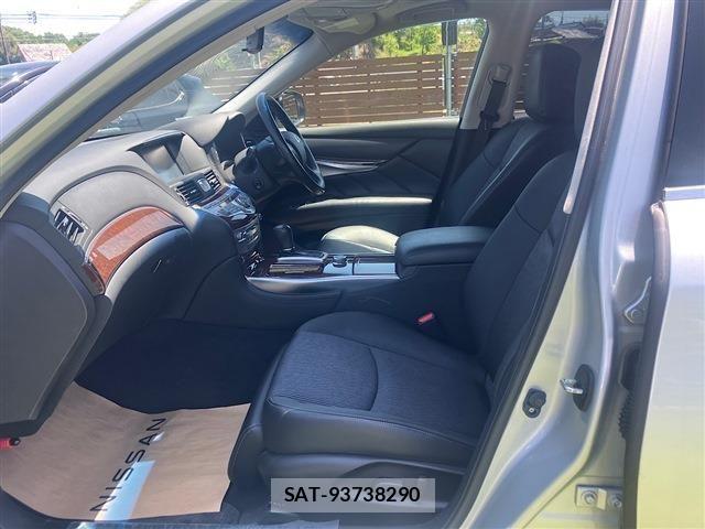 Nissan FUGA 2015-04 7327236-27