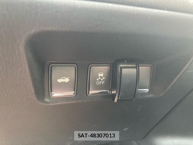 Nissan FUGA 2011-02 7327238-18