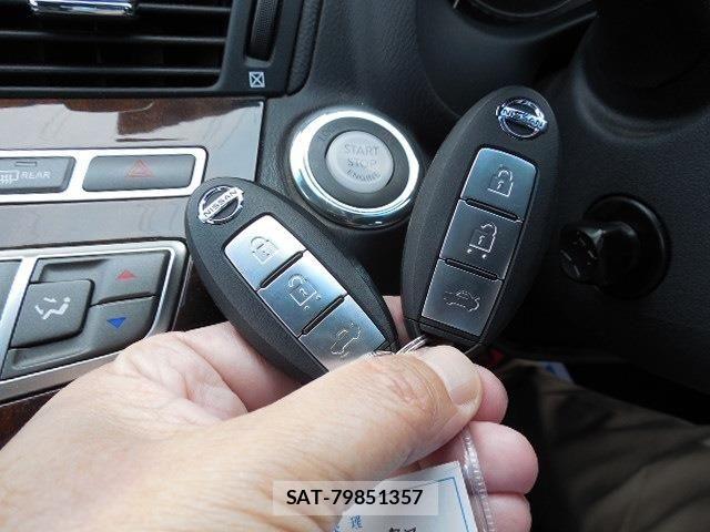 Nissan FUGA 2014-09 7357890-18