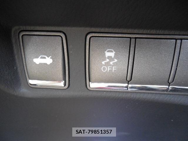 Nissan FUGA 2014-09 7357890-24