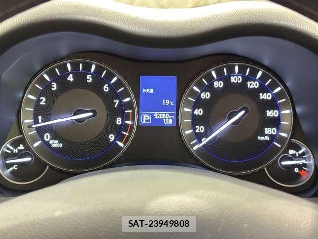 Nissan FUGA 2019-03 7500704-10