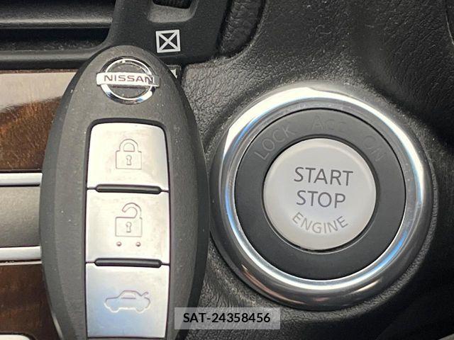 Nissan FUGA 2011-07 7616758-11
