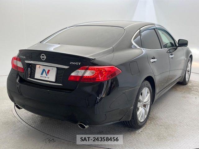 Nissan FUGA 2011-07 7616758-17