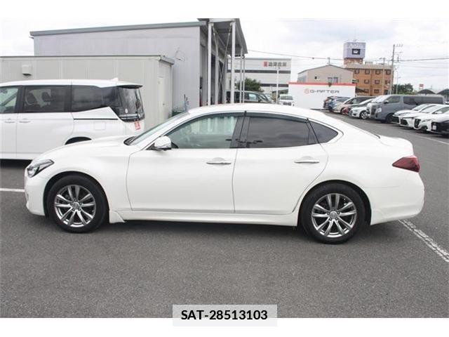 Nissan FUGA 2016-08 7723638-9